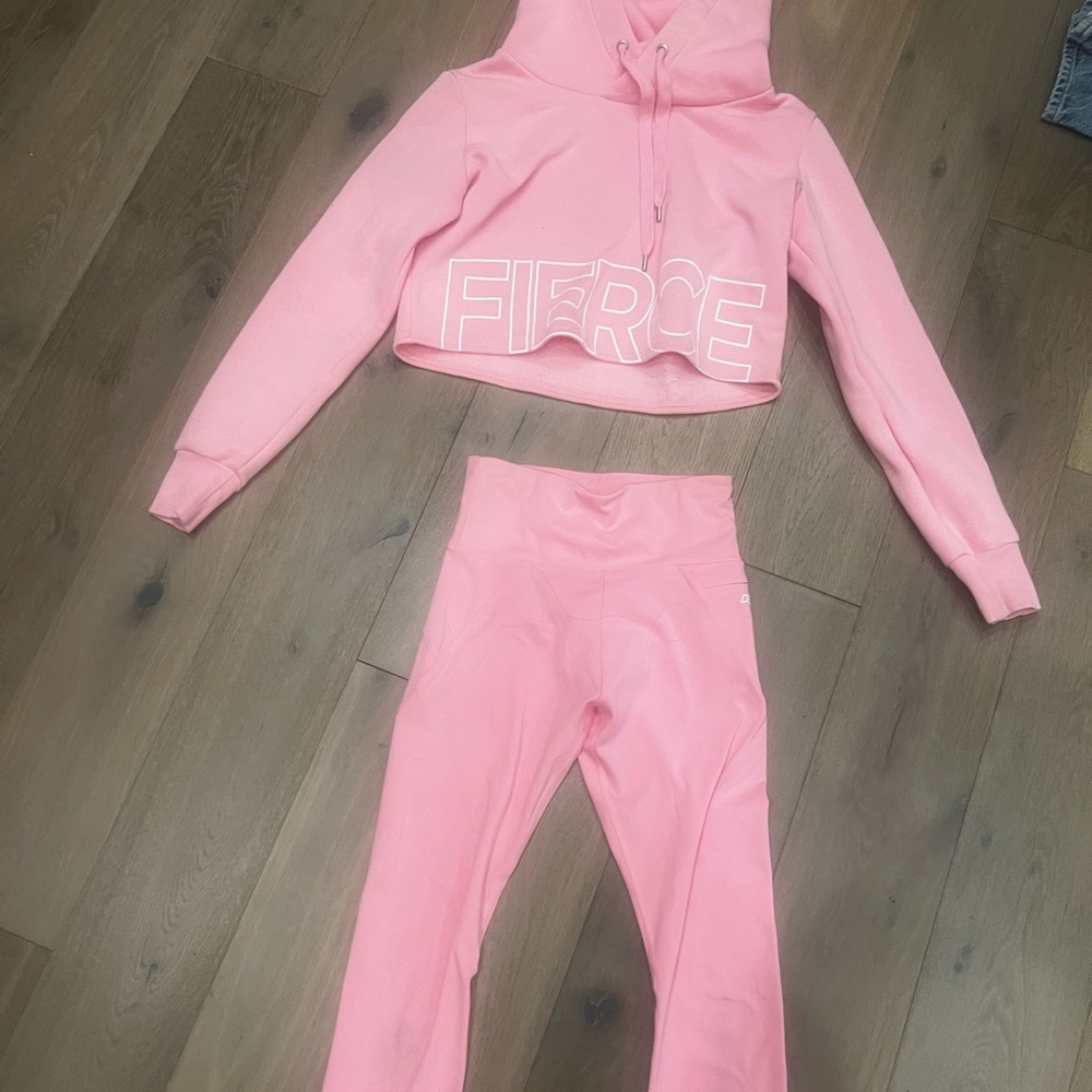 Lorna Jane Pink ' FIERCE FEMALE’' Cropped Hoodie & Matching Leggings